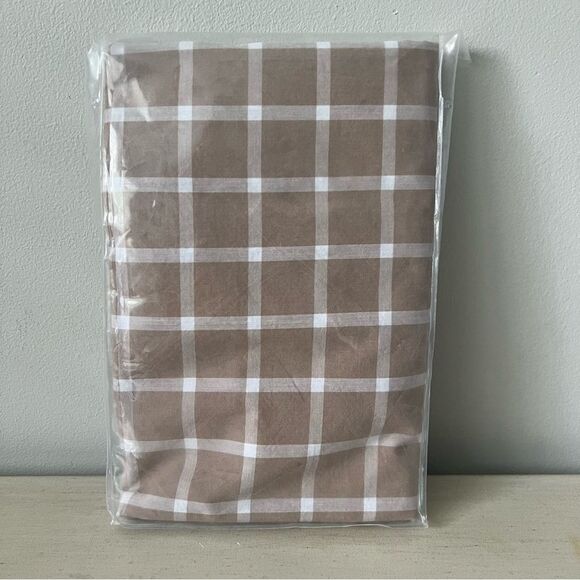 The Company Store Standard Pillowcase Set
Windowpane Yard-Dyed Taupe Percale - Picture 2 of 7
